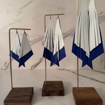 Imperfect amira earrings - blue & white