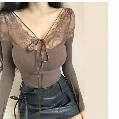 Lace-paneled long-sleeved T-shirt