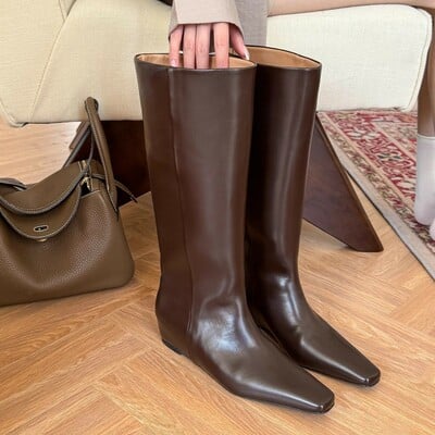 Super stylish with a 5cm hidden heel square-toe straight boots for women