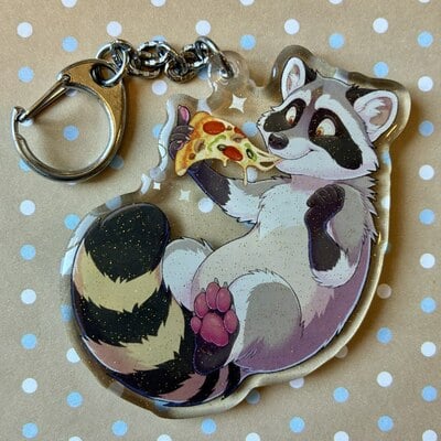 Raccoon pizza keychain (large)