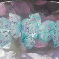 Frozen Heart Polyhedral Set - Thumbnail 1