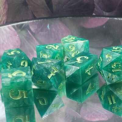 Misty agate polyhedral set