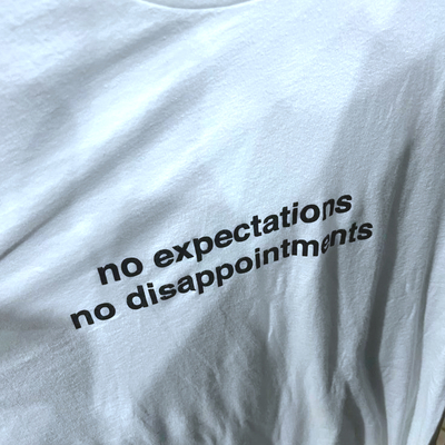 Free shipping-no expectations no disappoint tee