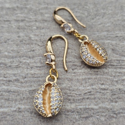 Rhinestone cowrie earrings 