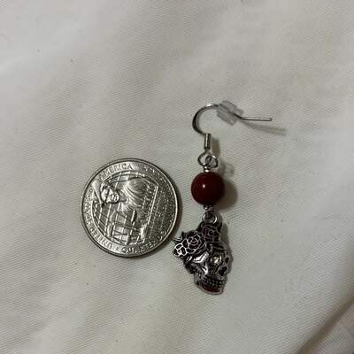 Roses and skulls earrings 