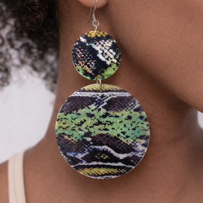 Green glass shell earrings - Thumbnail 3