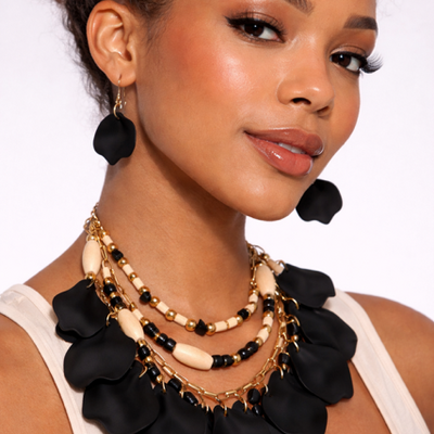 Black petals necklace & earrings set - Thumbnail 5