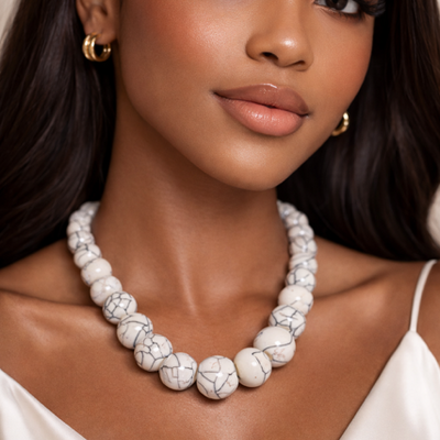 Classic collar necklace (white) - Thumbnail 3