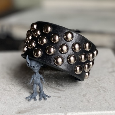 3-2-3 medium dome studs wristband
