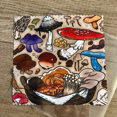 Mushroom lens cloth
