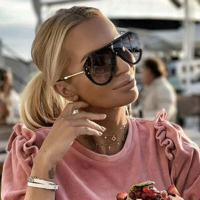 New fashion oversized one piece sunglasses women brand designer vintage rivet square sun glasses men driving mirror shades
