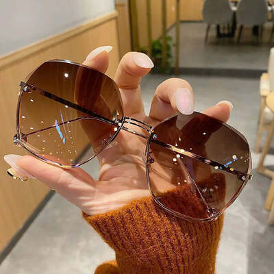 Brand design fashion new polygonal metal sunglasses retro ladies glasses classic trend luxury driving travel eyewear