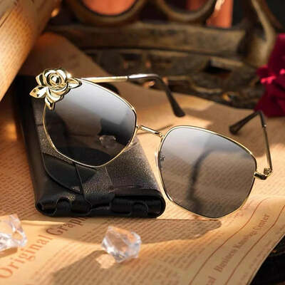 Navia sunglasses game genshin impact cosplay accessory metal sunglasses free glasses box cosplay props