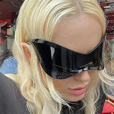 Popular women's sunglasses oversized exaggeration punk sunglasses sun glasses men uv400 shades mirror colorful y2k eyewear
