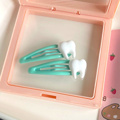 MINTY TOOTH SNAP HAIR CLIPS ( SET : 2 Pairs / 4 pcs ) 