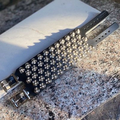 5-row staggered standard british stud cuff