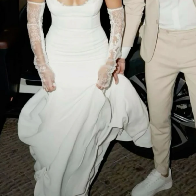 Elegant strapless princess bridal gown with gloves