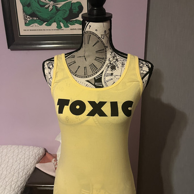 Women's yellow "toxic" tank top - large