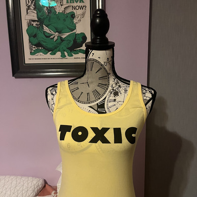Women's yellow "toxic" tank top - xtra large