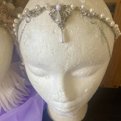 Elizabeta pearl headdress— dracula a love tale - Thumbnail 1