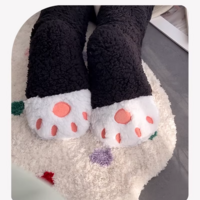 Cozy cat paw floor socks - Thumbnail 3