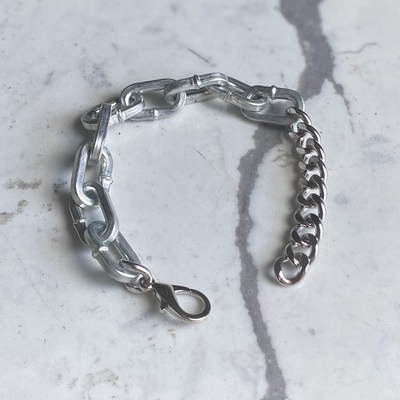 Hard chain wristband