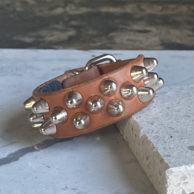 Tan 2-1-2 disorder short british cone cuff