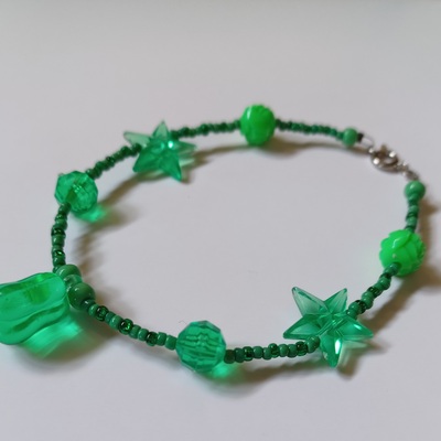 Shamrock green bead bracelet
