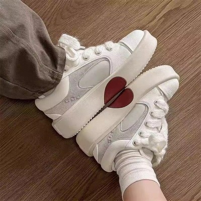 Love thick-sole sneakers