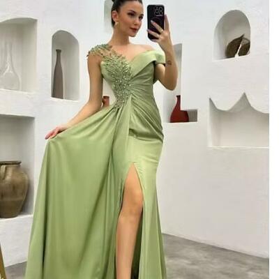 Green a line off the shoulder prom dress side slit lace appliques evening formal gowns