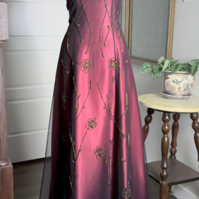 Vintage halter burgundy chiffon prom dress with beaded - Thumbnail 1