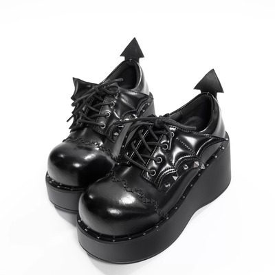 Devil wing platform leather shoes
