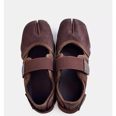 Hybrid split-toe velcro shoes