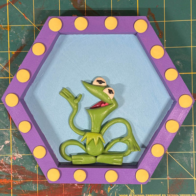 Kermit Sculpture Frame