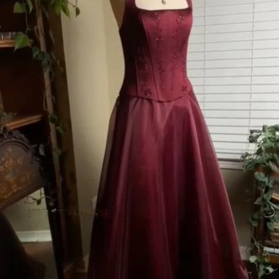 Modest a line halter burgundy senior prom dresses for teens - Thumbnail 1