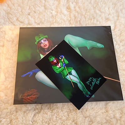 Last remaining "riddle me this" signed & kissed past swak tier bundle