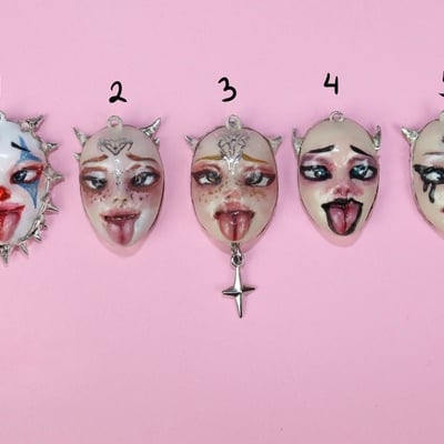 Ahegao dollface choker