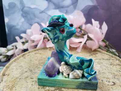 Banded Amethyst Gem Hoarder