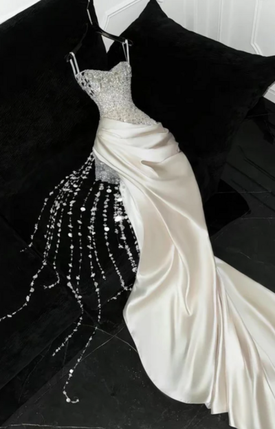 Sheath Sweetheart Beaded Ivory Satin Evening Dresses