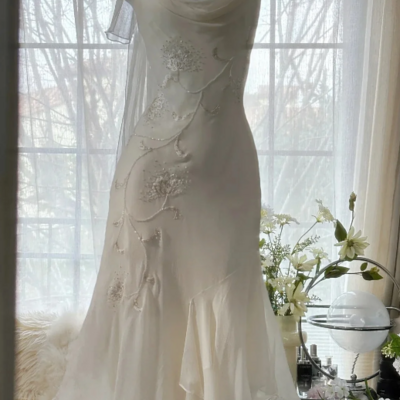 Spaghetti strap beaded floor length chiffon prom dresses