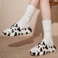 Cow pattern pillow slides - Thumbnail 1