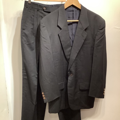 Bergman navy suit