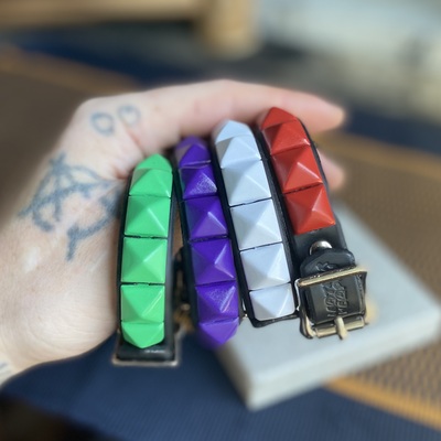 Colorz pyramid stud wristband