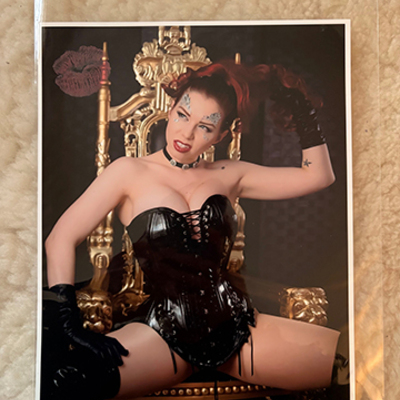Last remaining "shiny domme" signed & kissed 8x10 glossy print