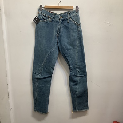 Levi's red wrapped slim 2002ss