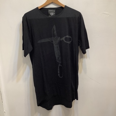 Art comes first scissors tee