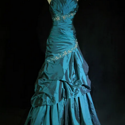 Spaghetti straps floor-length sleeveless taffeta prom dresses with lace