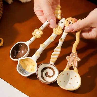 4pcs/set dessert-themed designs ceramic spoons