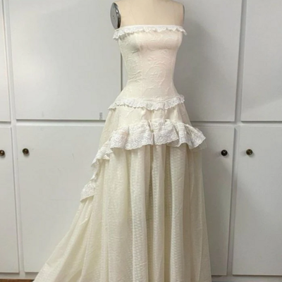 Princess a line strapless sleeveless ivory long prom dresses