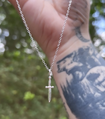 Mini Dagger Choker